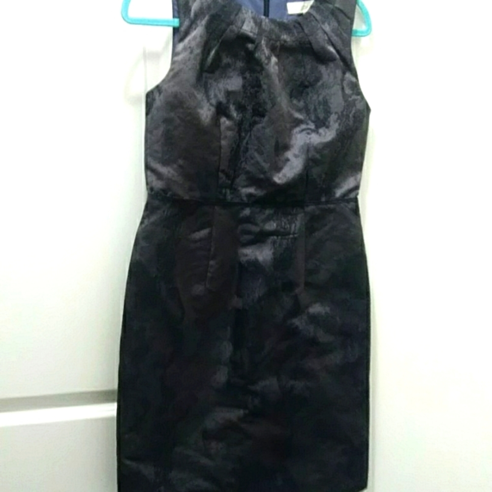 Beautiful sleeveless scoop neck dress